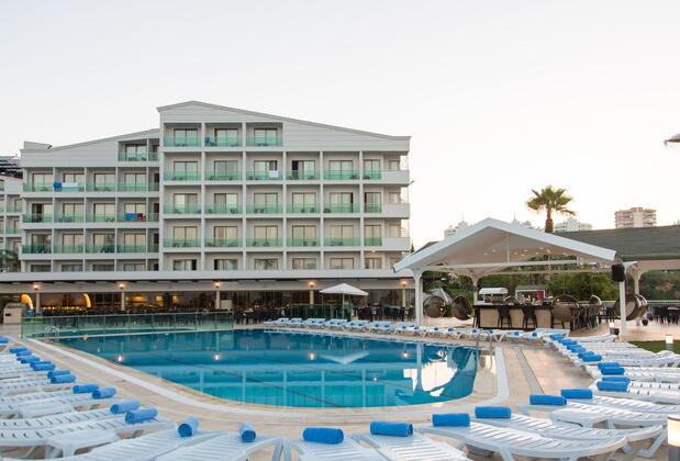 Görsel 1 : Club Hotel Falcon, Antalya, Açık Yüzme Havuzu