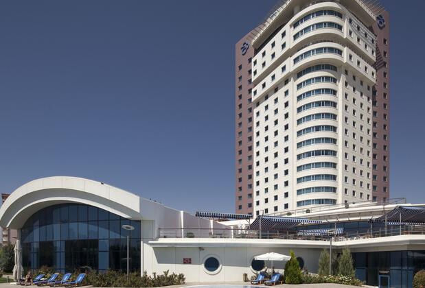Görsel 2 : Dedeman Konya Hotel And Convention Center, Konya, Açık Yüzme Havuzu