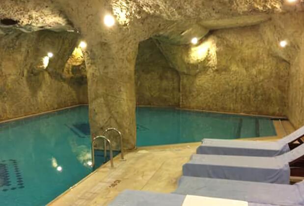 Görsel 2 : Hotel El-Ruha, Şanlıurfa, Kapalı Yüzme Havuzu