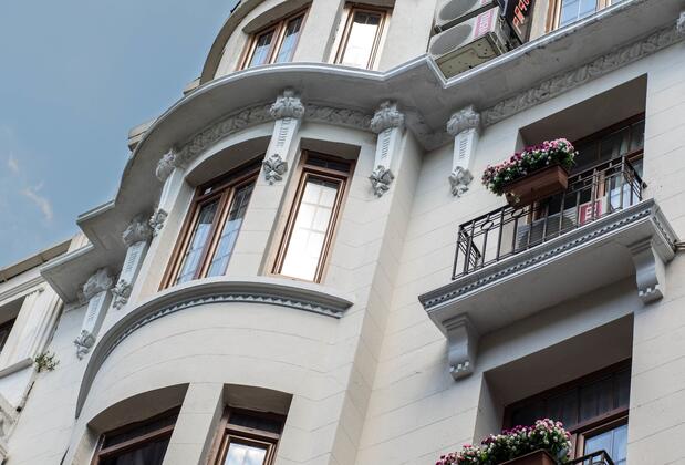 Görsel 2 : Grand Hotel Palmiye, İstanbul, Otelin Önü