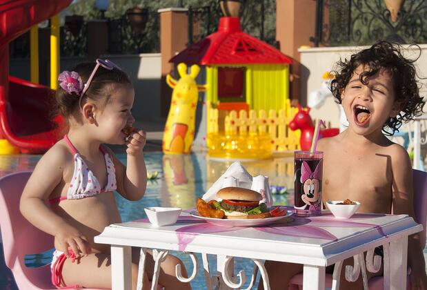 Görsel 36 : Asmira Royal Hotel, Menderes, Çocuk Havuzu