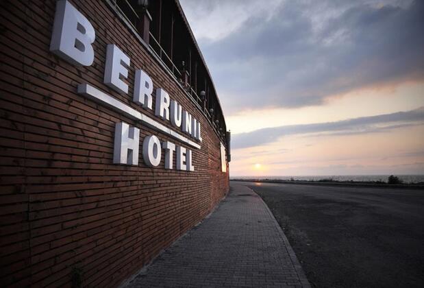 Berrunil Hotel