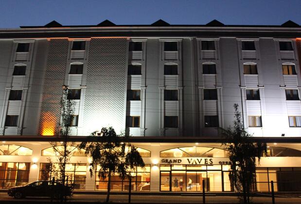 Grand Vaves Hotel