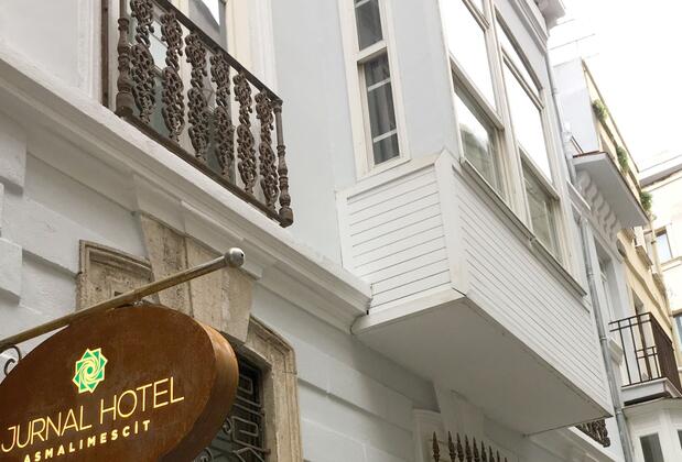 Görsel 2 : Jurnal Hotel, İstanbul, Otelin Önü