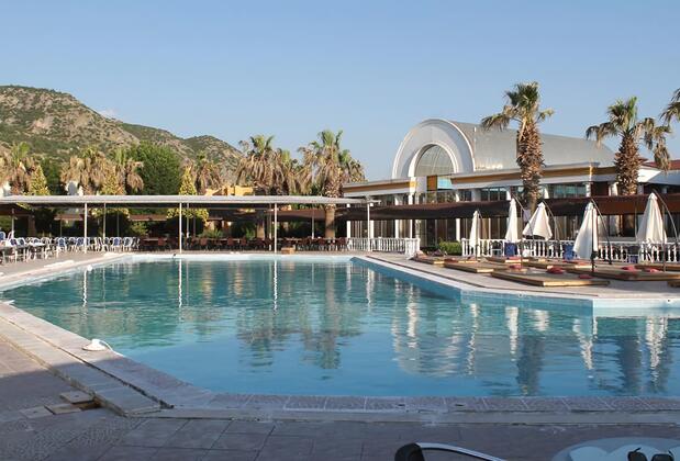 Görsel 1 : Hierapolis Termal Hotel, Pamukkale, Açık Yüzme Havuzu