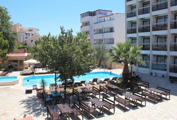 Esat Otel Kuşadası