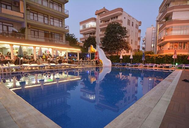 Görsel 2 : Arsi Hotel, Alanya, Açık Yüzme Havuzu