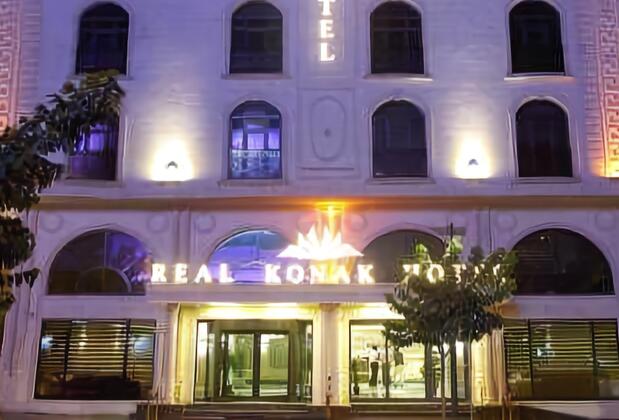 Görsel 2 : Real Konak Hotel, Batman, Otelin Önü - Akşam/Gece