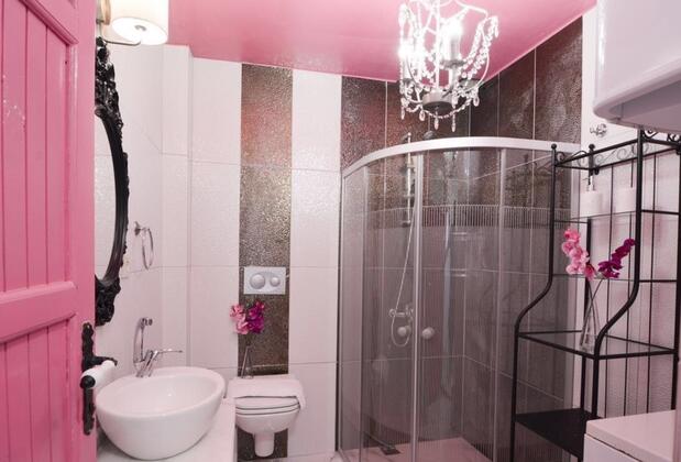 Görsel 8 : Kiraz Cicegi Butik Akyaka, Ula, Superior Oda, Banyo