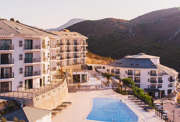 Görsel 1 : Dalya Resort Hotel, Datça, Otelin Önü