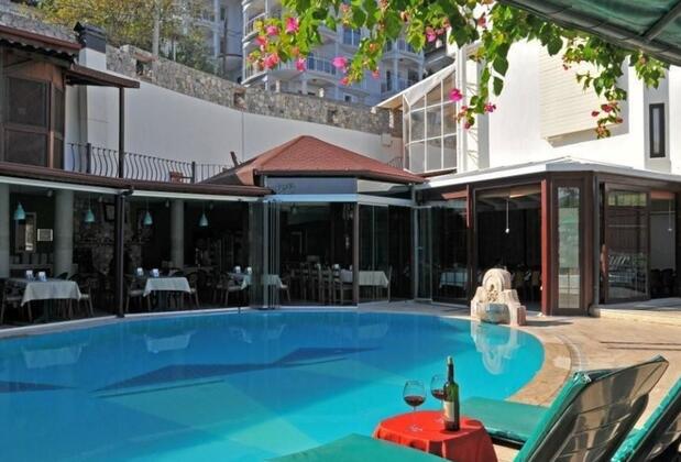 Görsel 1 : Grand Ata Park Hotel, Fethiye, Açık Yüzme Havuzu