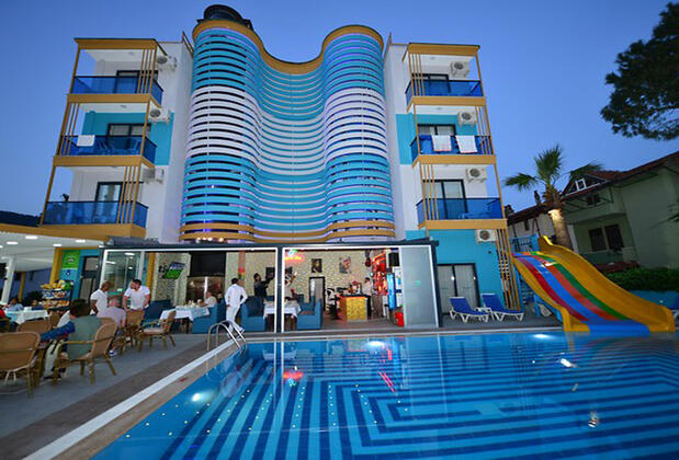 Yade Hotel