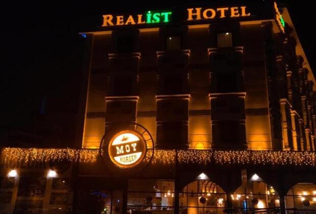 Görsel 1 : Realist Hotel