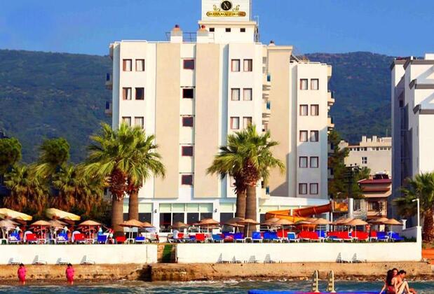 Nuova Beach Hotel