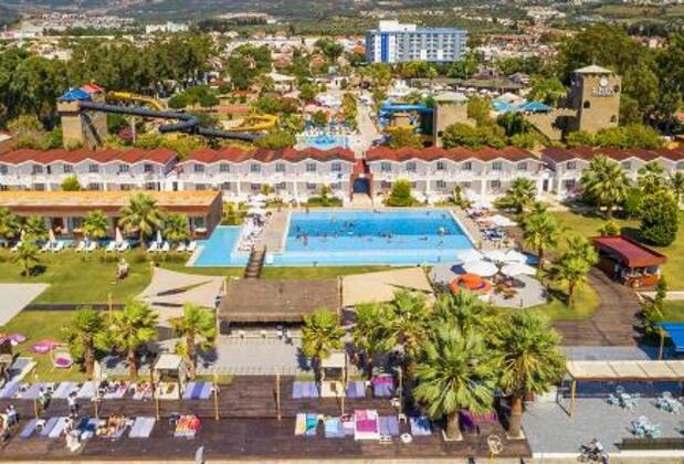 Risus Beach Resort Hotel