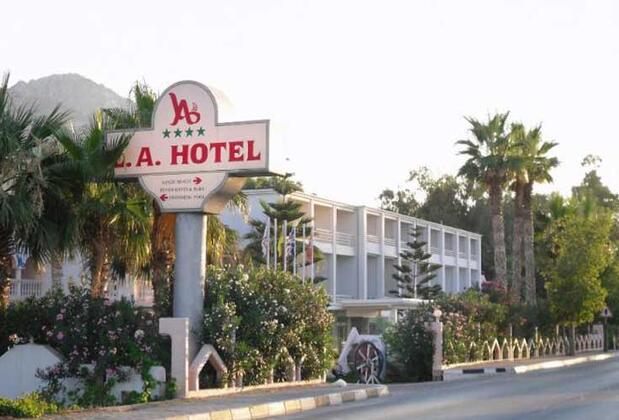 LA Hotel & Resort