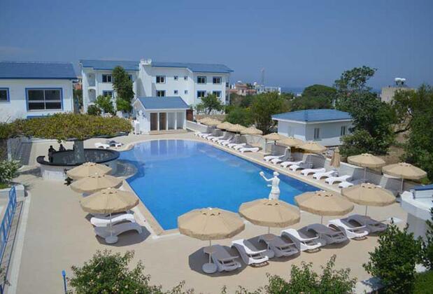 Queen Aphrodite Hotel