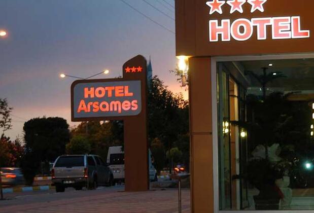 Arsames Hotel