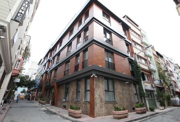 Taksim Corner Suite