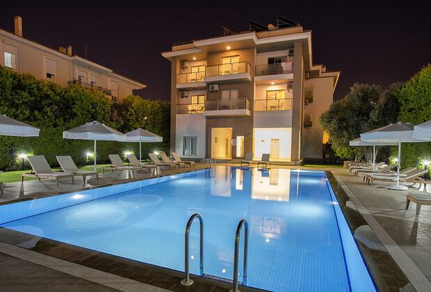 Çilek Marina Otel Çeşme