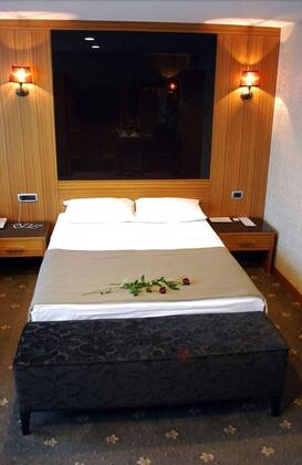 Görsel 1 : Hotel Monaco - İstanbul - Yatak Odası