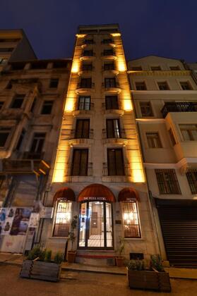 Görsel 2 : The Pera Hotel - İstanbul - Bina