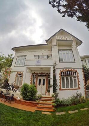 Sergüzeşt Otel Büyükada - Görsel 2