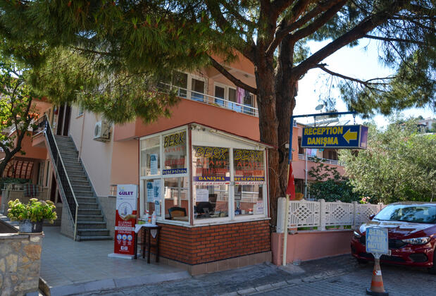 Berk Apart Motel Küçükkuyu