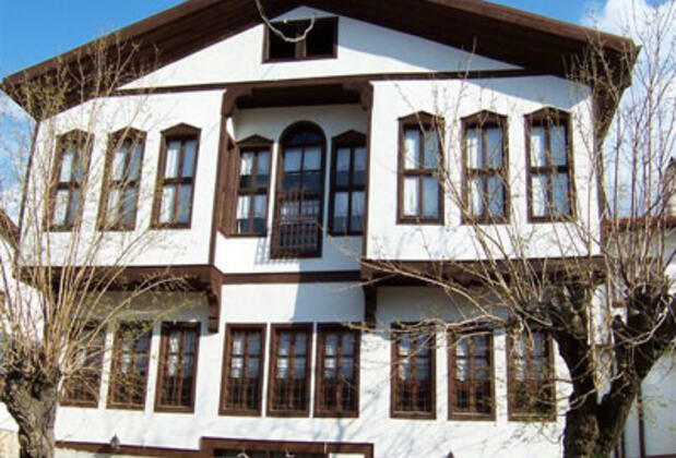 Mevaların Konağı