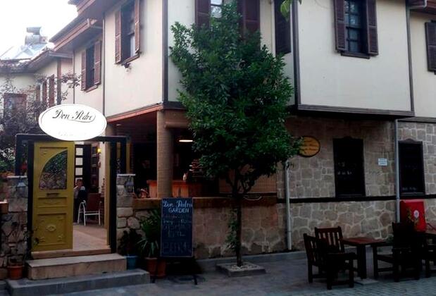Don Pedro Garden Pub & Hostel - Görsel 2