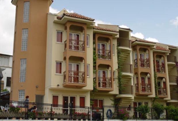 Özhan Apartments