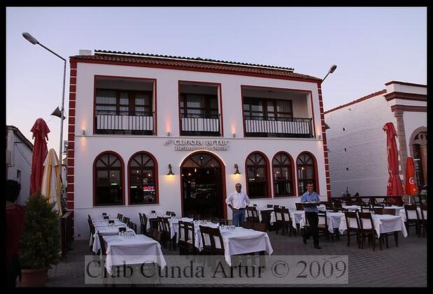 Club Cunda Artur