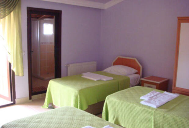 Karasu Zümrüt Otel