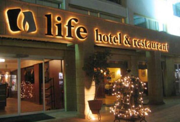 Life Hotel & Restaurant