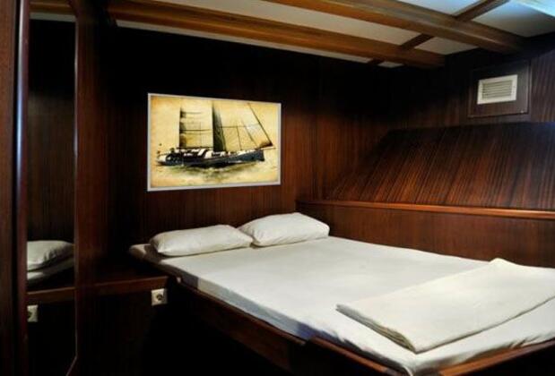 Blue Voyages 12 Island North S Class Floating Yacht - Görsel 7