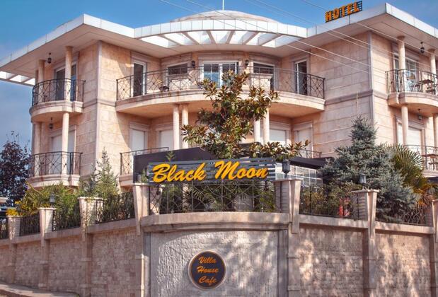 Blackmoon Villa Hotel