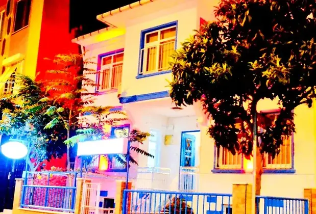 Blue Home Hotel