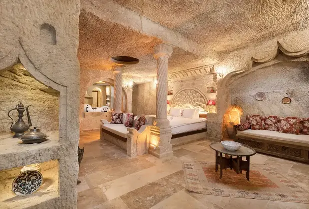 Kayata Cave Suite