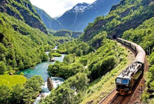 Etkileyici Manzaralarıyla Dünyanın En Uzun 7 Tren Yolculuğu