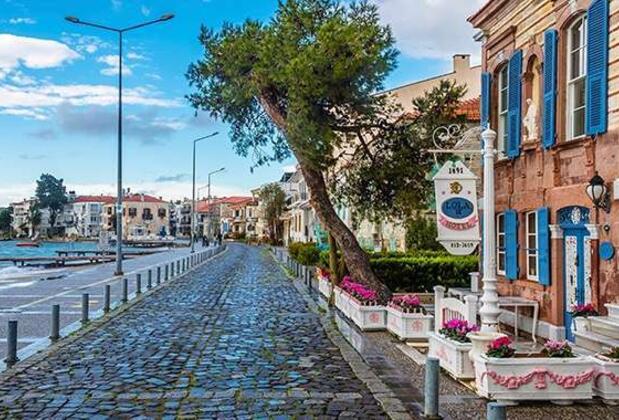 Masmavi Denizinde Ruhunu Dinlendirmek İsteyenlere: 3 Günlük Foça Tatili