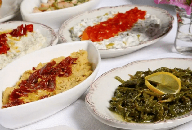 İzmir'de Ne Yenir? En Lezzetli İzmir Yemekleri