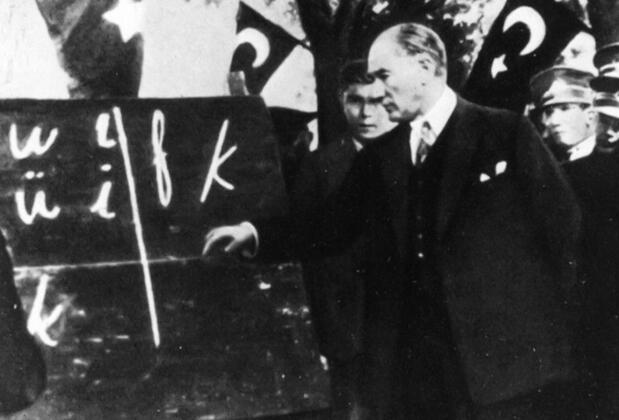 Öğretmenler Günü Kutlu Olsun! Öğretmenler Günü Hakkında Bilmeniz Gerekenler ve Öneriler