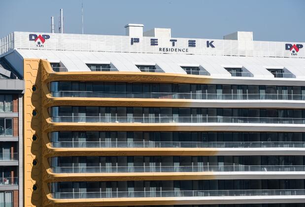 Petek Residence by NewInn