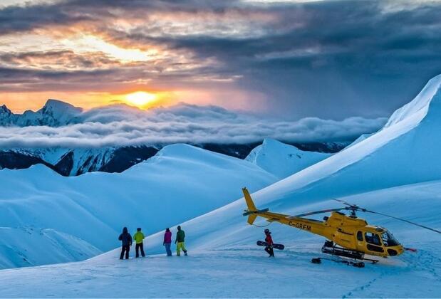 Ekstrem Kış Sporlarını Yeni Bir Boyuta Taşımak İsteyenlere: Heliski (Helikopterli Kayak)