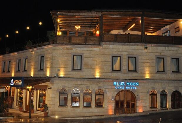 Blue Moon Cave Hotel