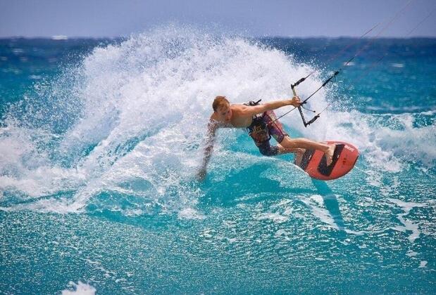 Kitesurf Nedir, Nasıl Yapılır? En Popüler Kitesurf Rotaları