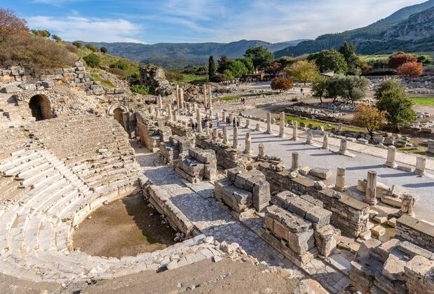 Efes Antik Kenti konserlerine giriş için yaş sınırı var mı? 
