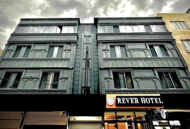 Rever Hotel