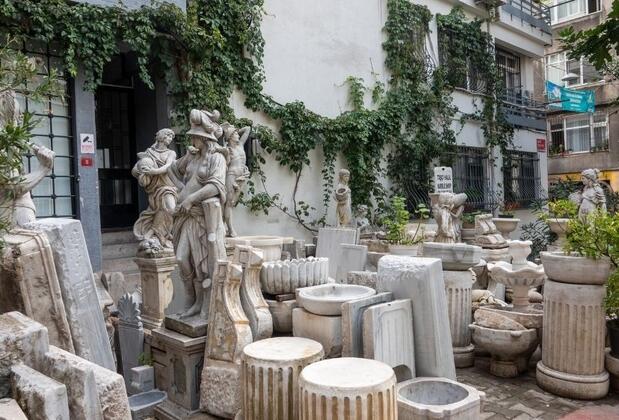 Antikacıları ile meşhur bir semt: Çukurcuma Gezi Rehberi