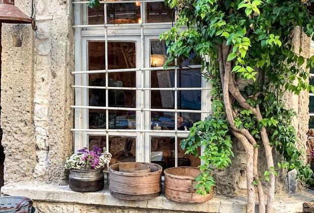 Uygun Fiyat ve Nostalji Bir Arada: İzmir Bit Pazarları